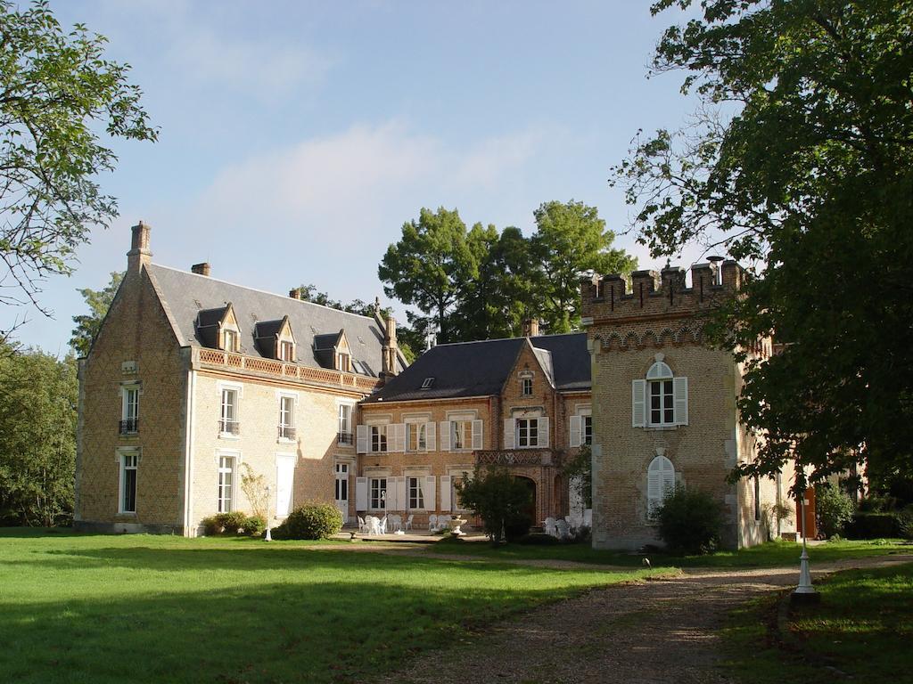 Hostellerie Du Château Les Muids La Ferté-Saint-Aubin Exterior foto