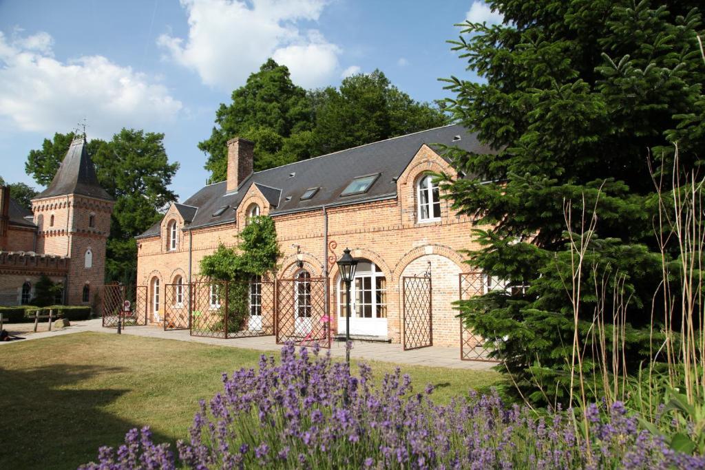 Hostellerie Du Château Les Muids La Ferté-Saint-Aubin Exterior foto