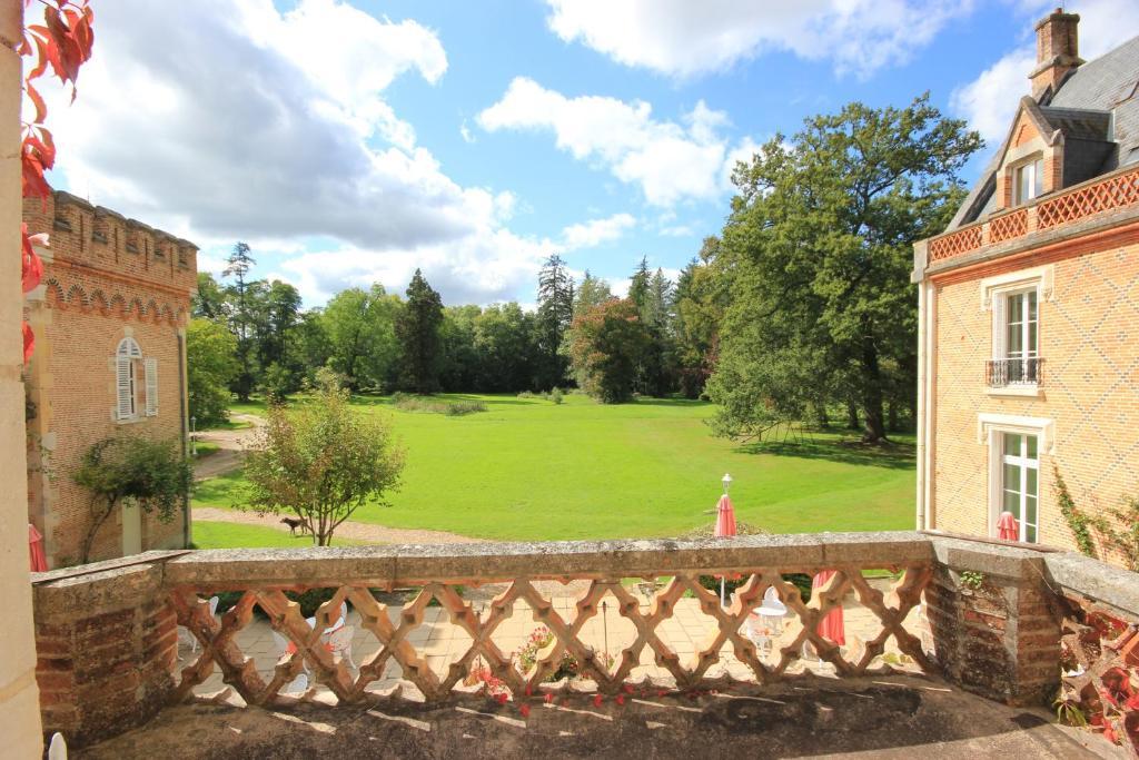 Hostellerie Du Château Les Muids La Ferté-Saint-Aubin Exterior foto