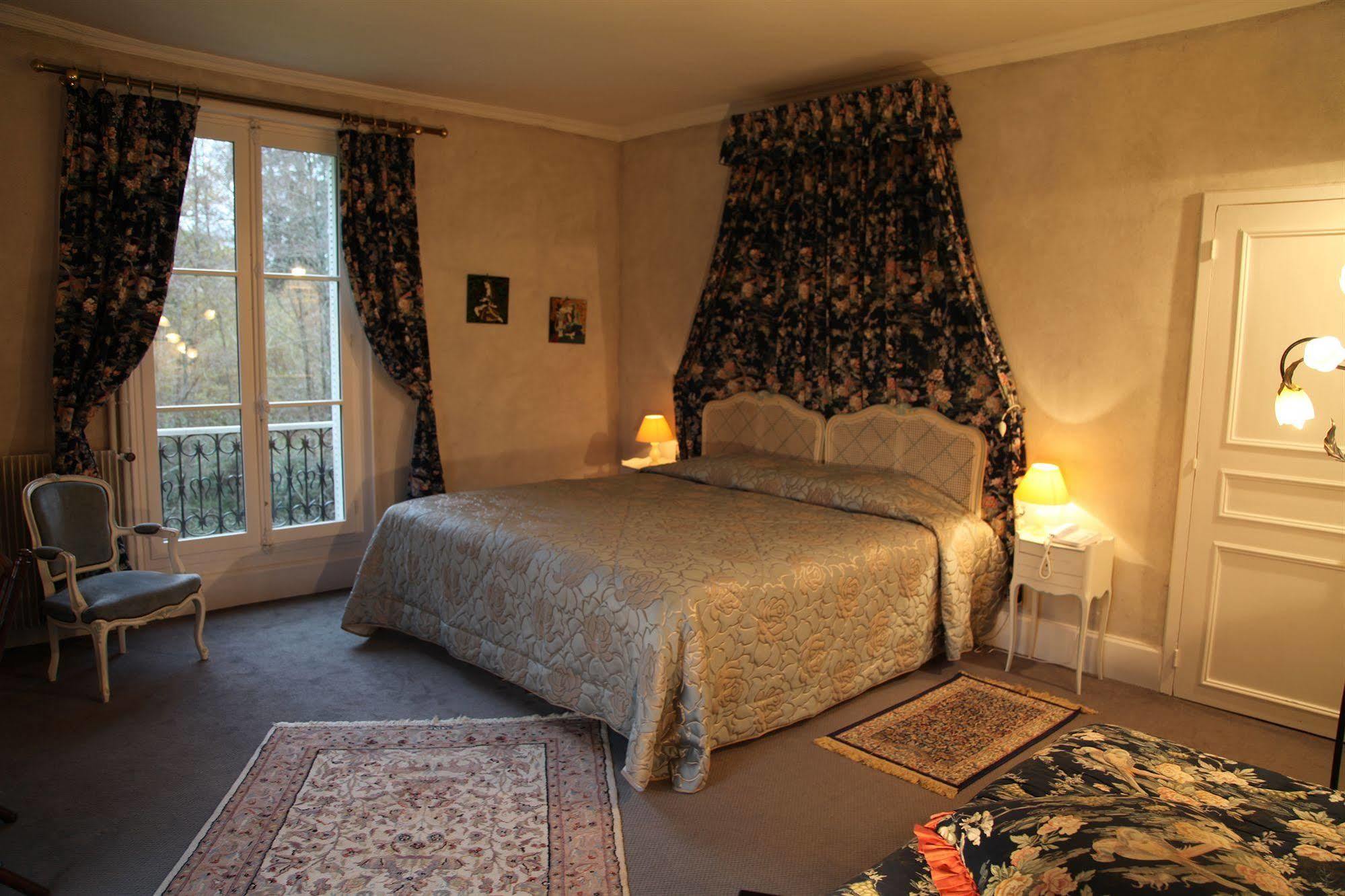 Hostellerie Du Château Les Muids La Ferté-Saint-Aubin Exterior foto